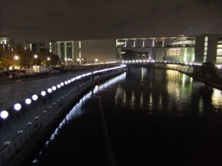 Lichtgrenze, Spree, Regierungsviertel, Berlin, 7. Nov. 2014. Foto: Miera | Bluche